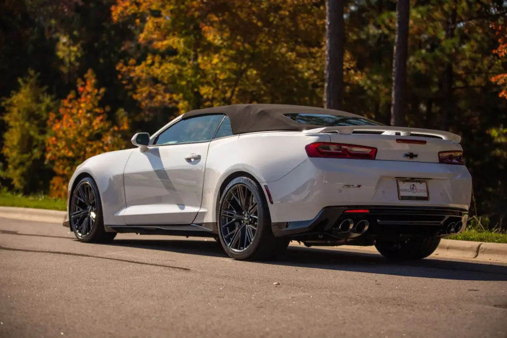 camaro-chevrolet-white